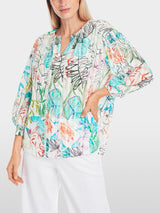 Wide blouse in airy fabric
