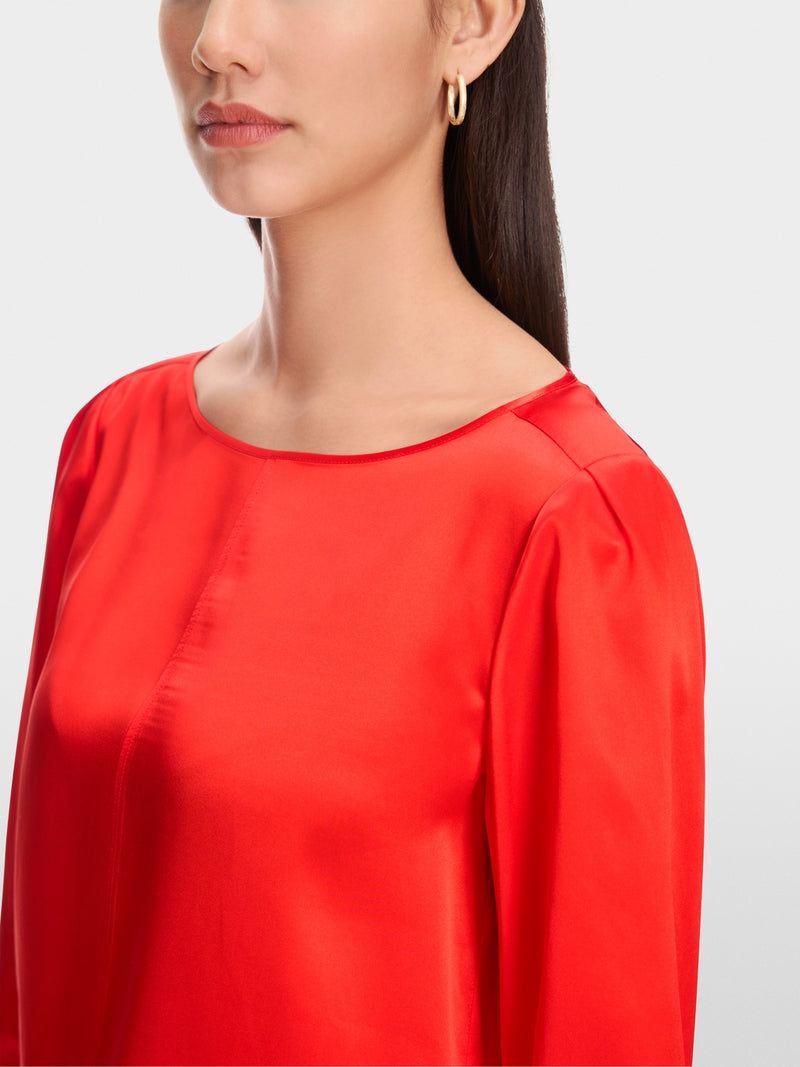 Feminine blouse in pure silk