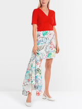 Plain feminine T-shirt with gathering