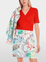 Plain feminine T-shirt with gathering