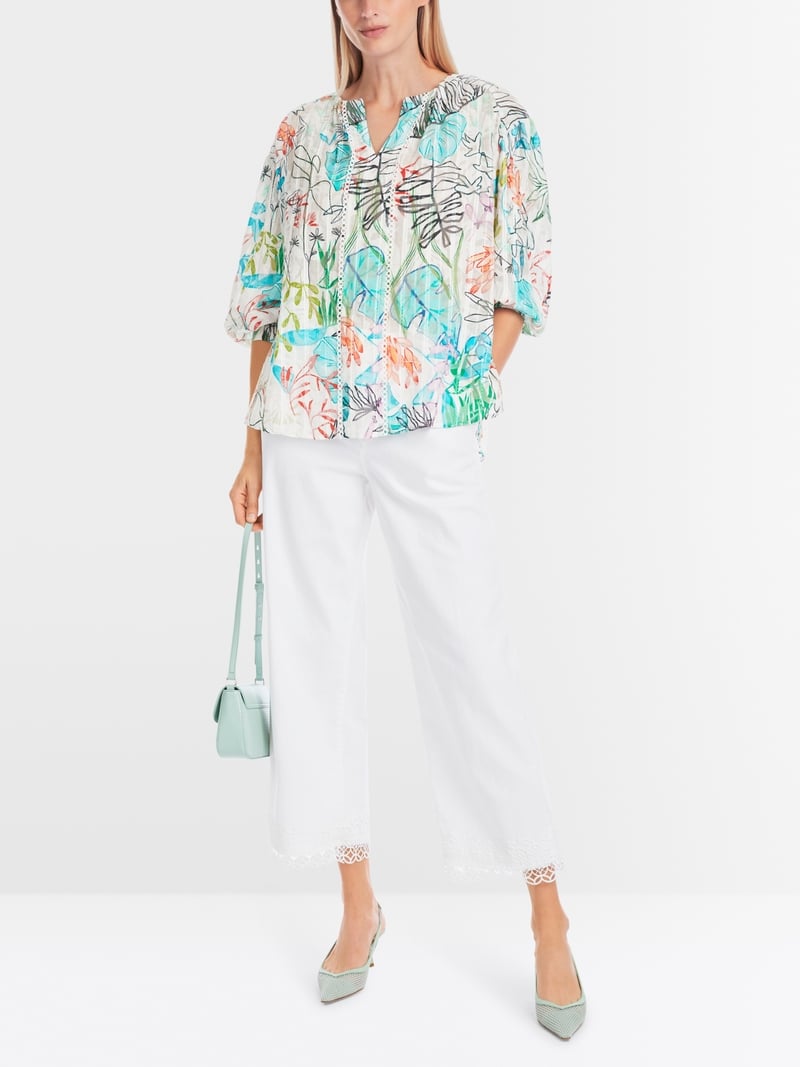 Wide blouse in airy fabric