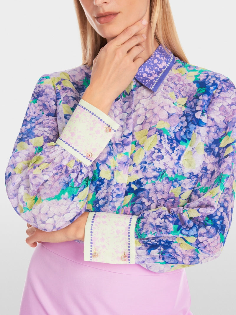 Fitted blouse with floral print