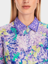 Fitted blouse with floral print